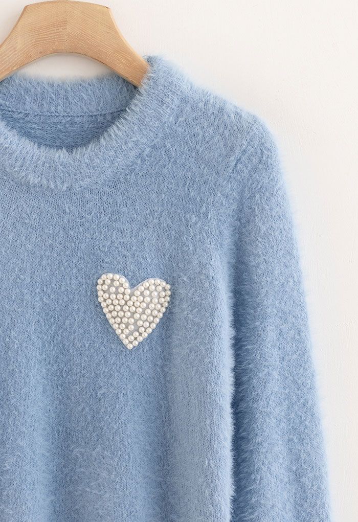 Suéter de punto suave difuso con parche de corazón nacarado en azul
