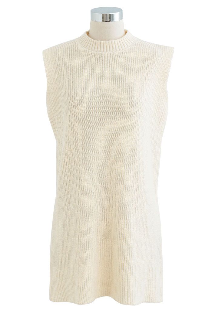 Conjunto de suéter corto con cuello simulado y vestido de punto sin mangas en crema