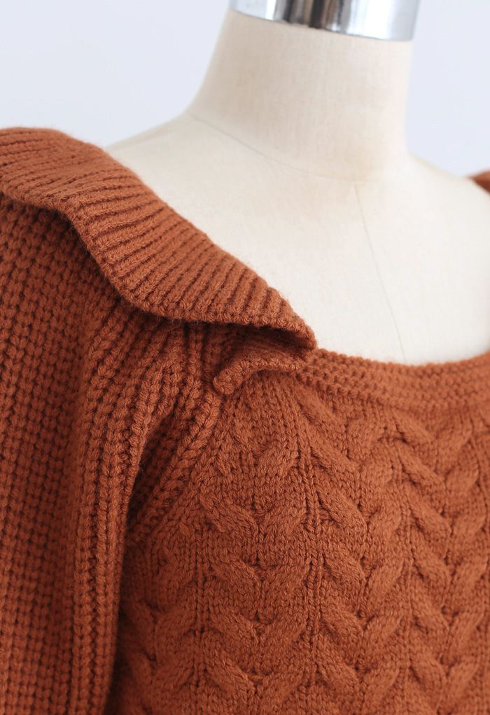 Suéter corto acanalado trenzado con cuello cuadrado en caramelo