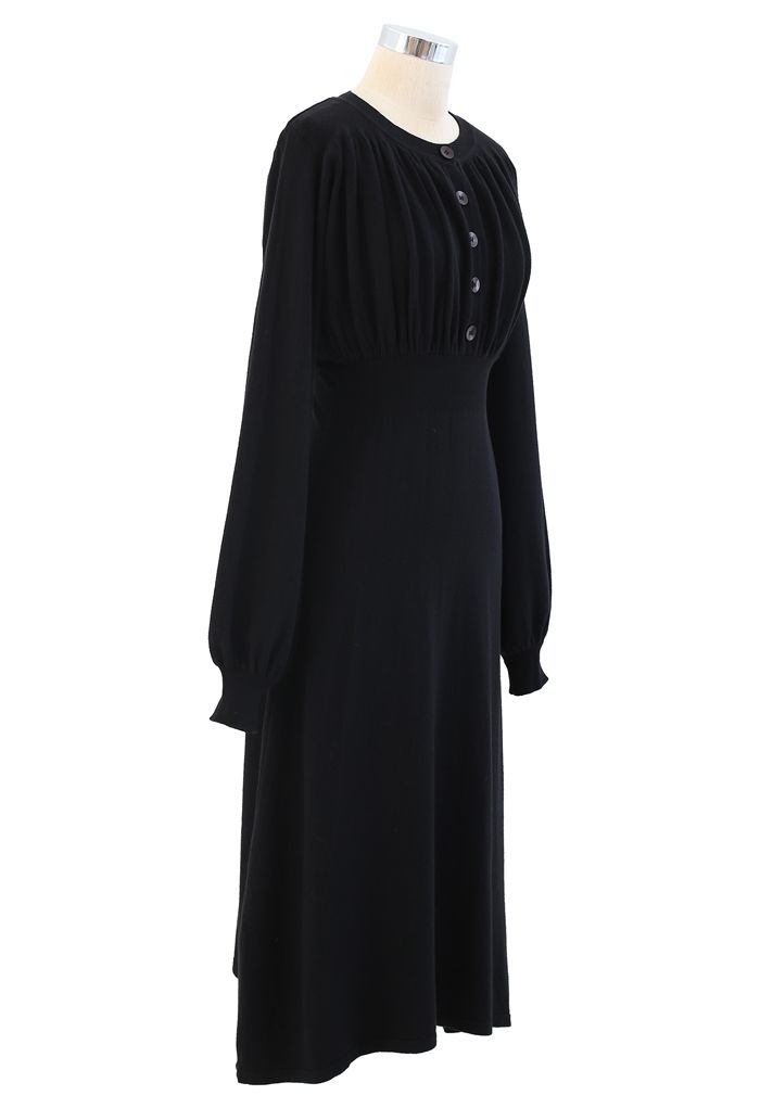 Vestido de punto suave con botones delanteros fruncidos en negro