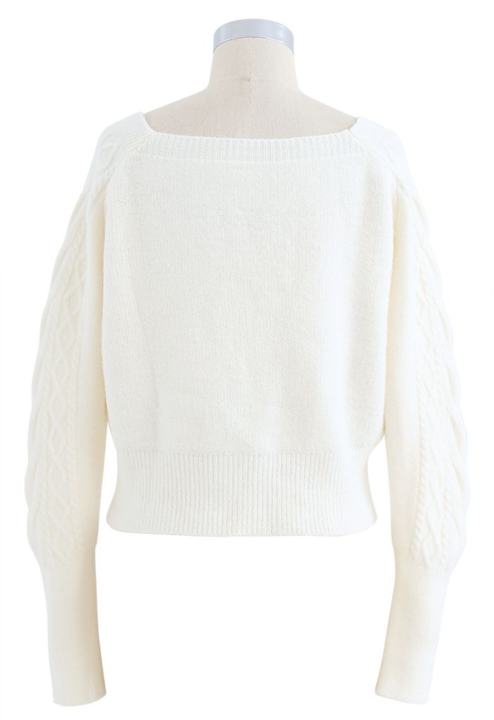Suéter corto de punto trenzado con cuello cuadrado en blanco