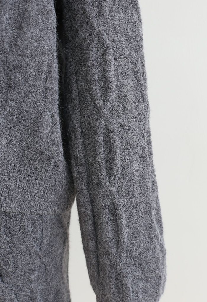 Conjunto de suéter y shorts de punto de ochos en gris