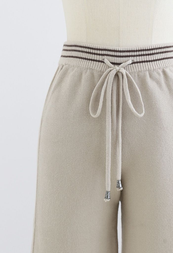 Pantalones de punto acanalado con cordón lateral en contraste en arena