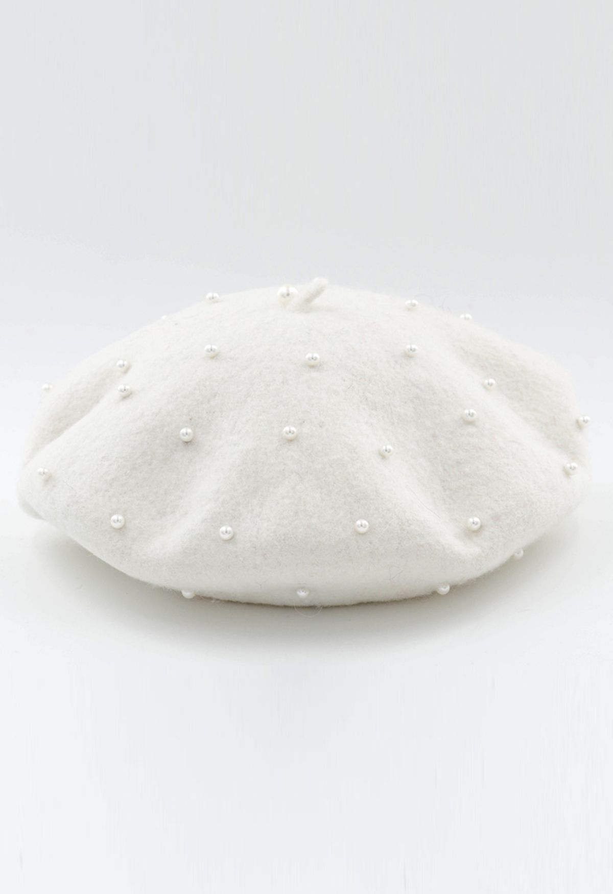 Boina de mezcla de lana perlada hecha a mano en blanco