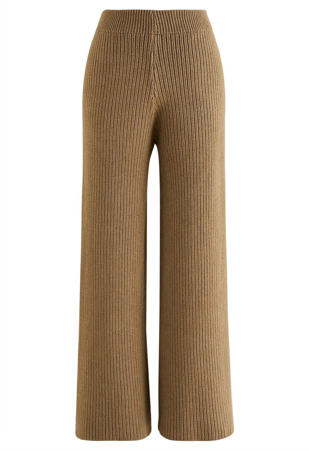 Conjunto asimétrico de suéter y pantalón con manga de murciélago en color caramelo