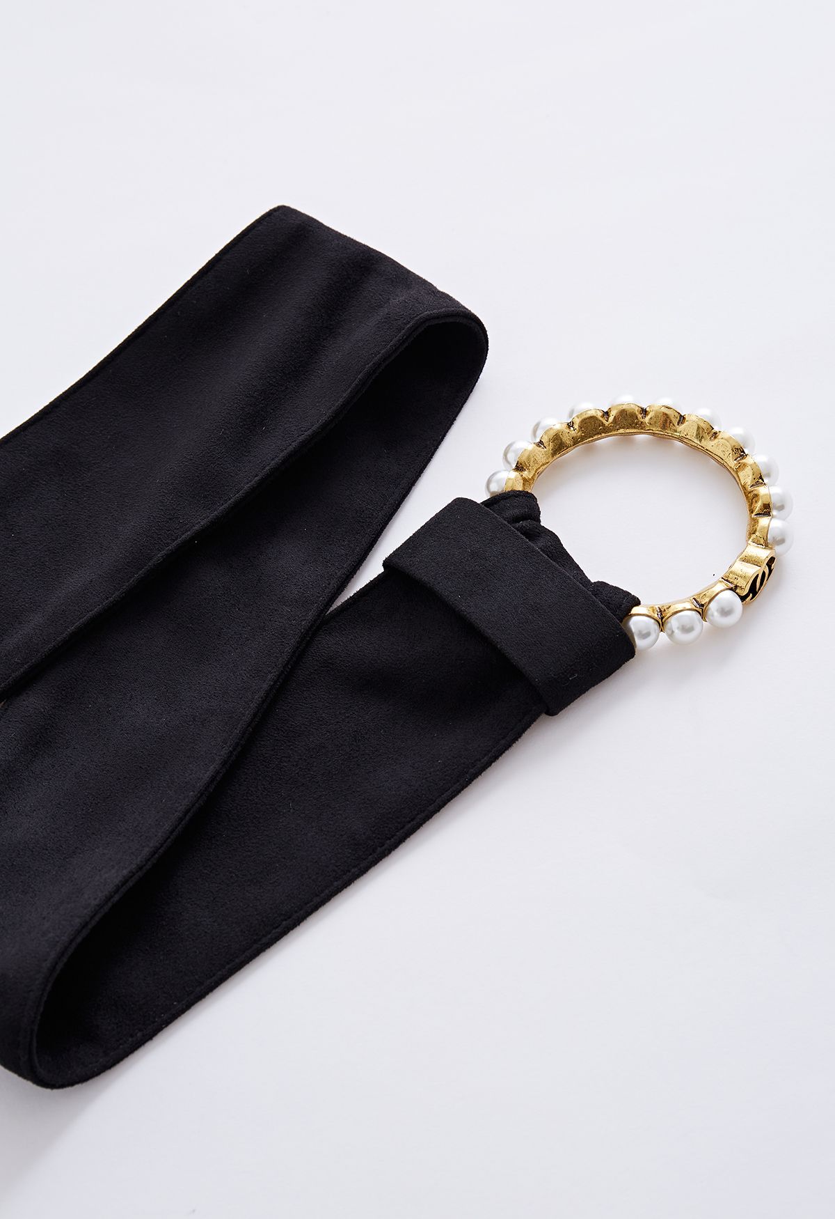 Cinturón de terciopelo con junta tórica y ribete de perla en negro