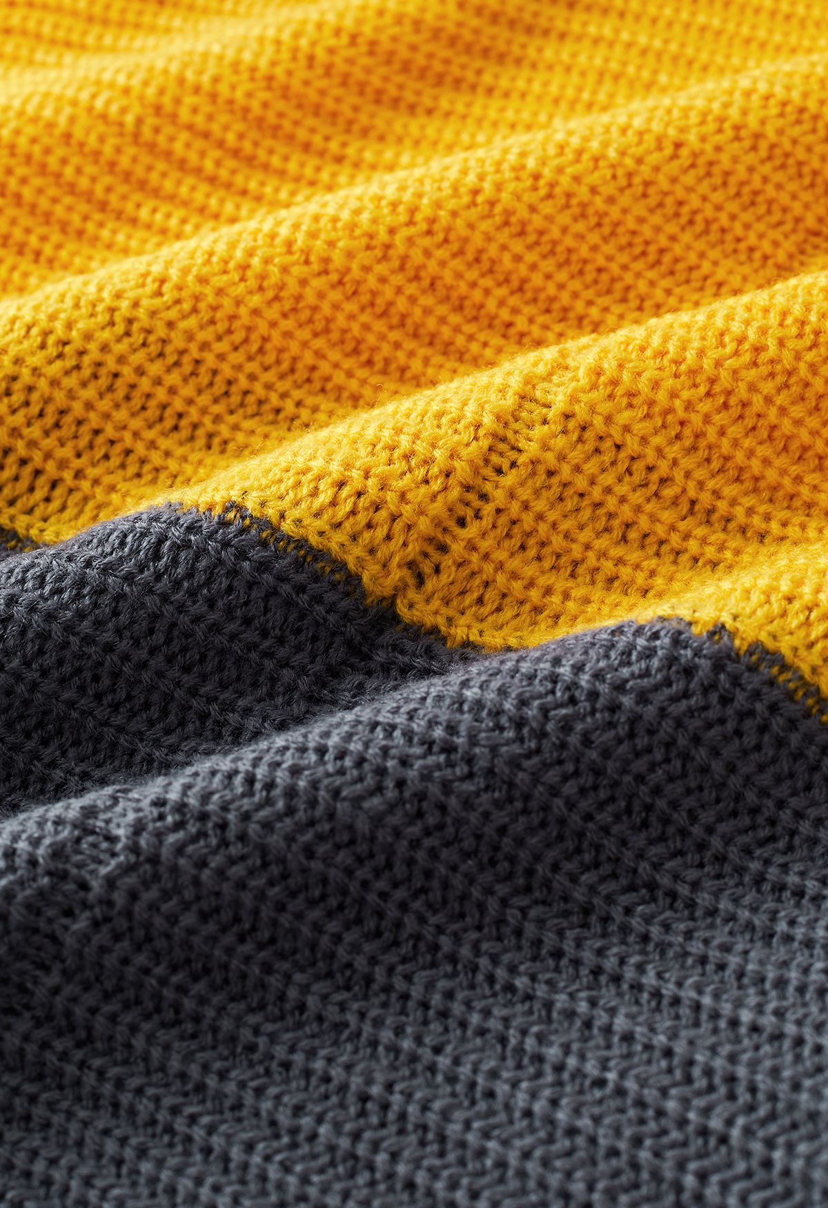 Suéter Hi-Lo con cuello alto y manga de murciélago elegante sin esfuerzo en amarillo