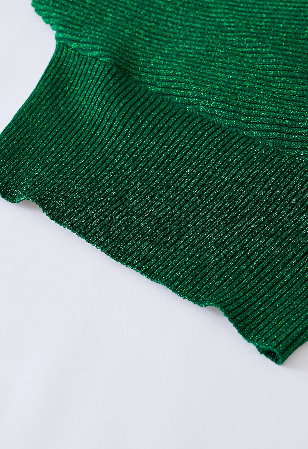 Conjunto de punto cruzado con falda plisada y top acanalado brillante en esmeralda