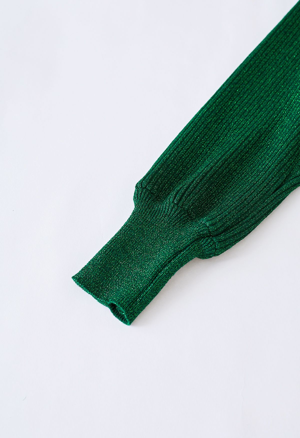 Conjunto de punto cruzado con falda plisada y top acanalado brillante en esmeralda