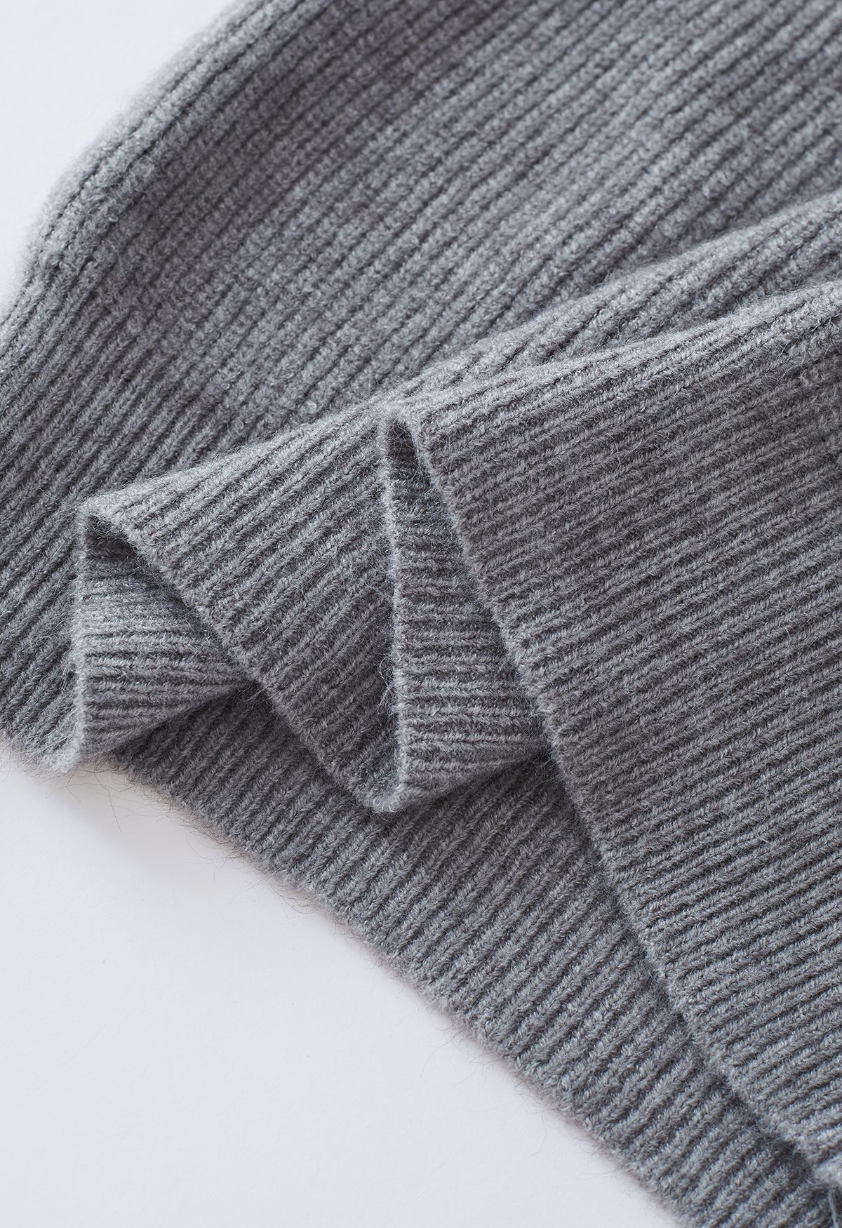 Vestido suéter de dos piezas con hombros descubiertos en gris
