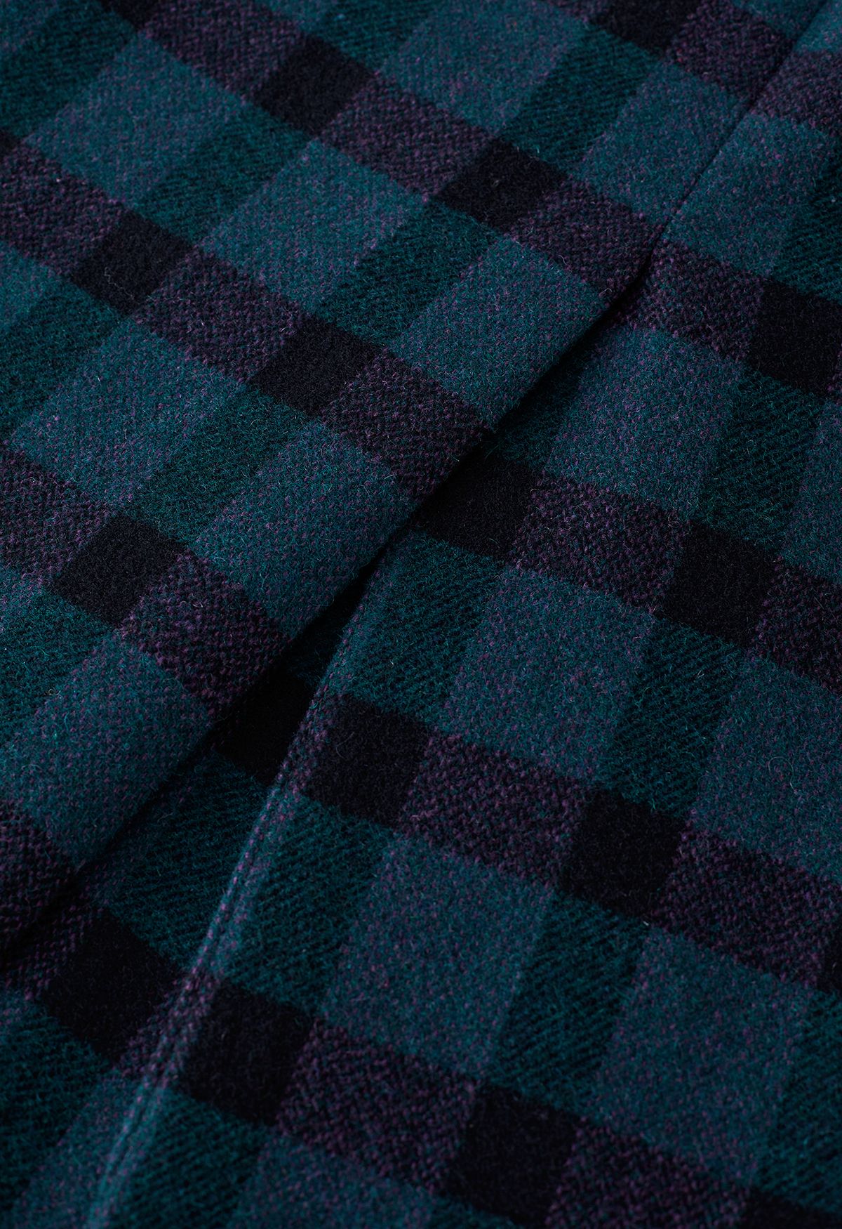 Abrigo largo de mezcla de lana con solapa de pico a cuadros en verde oscuro