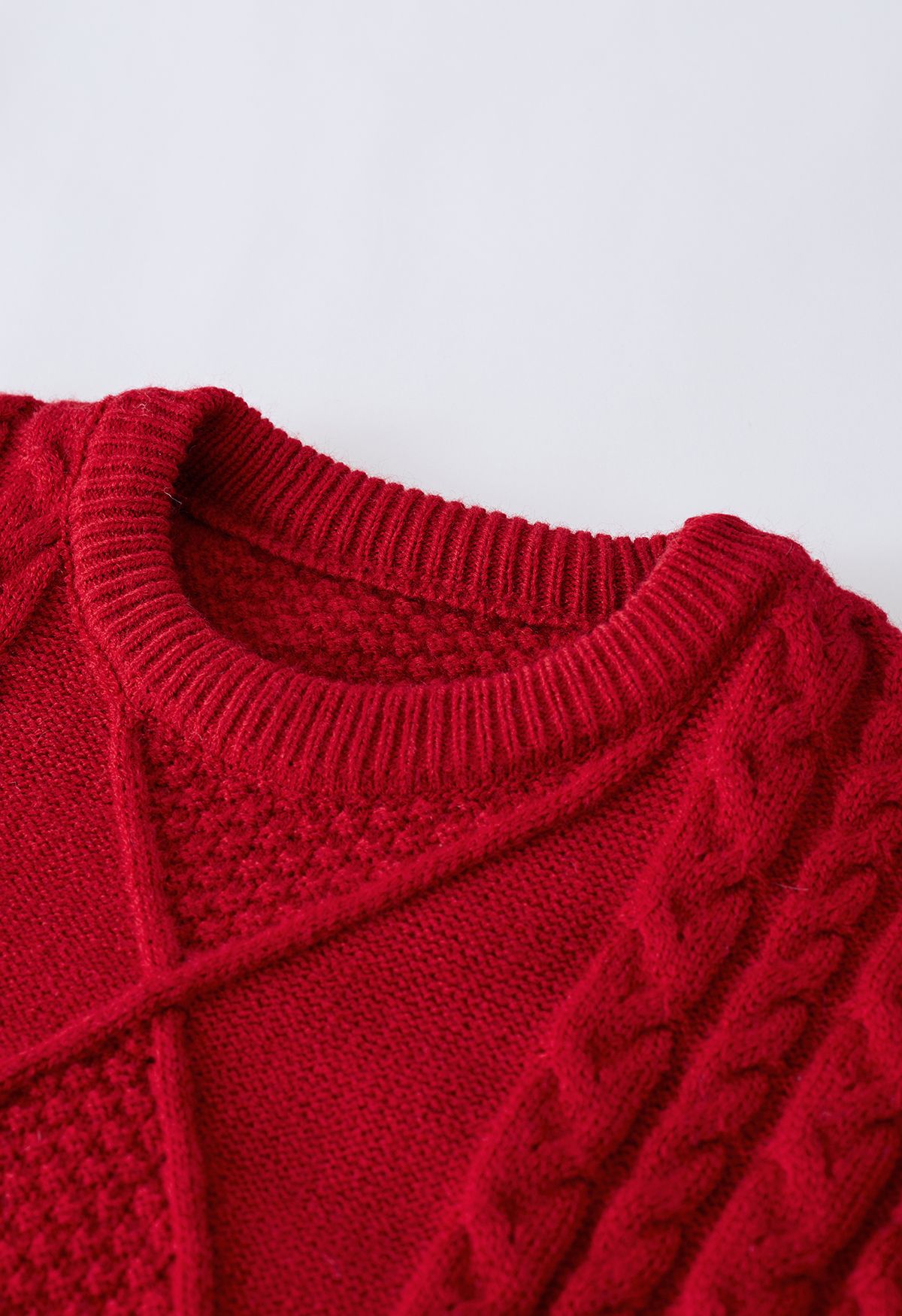 Jersey de ochos con bufanda con pompones en rojo