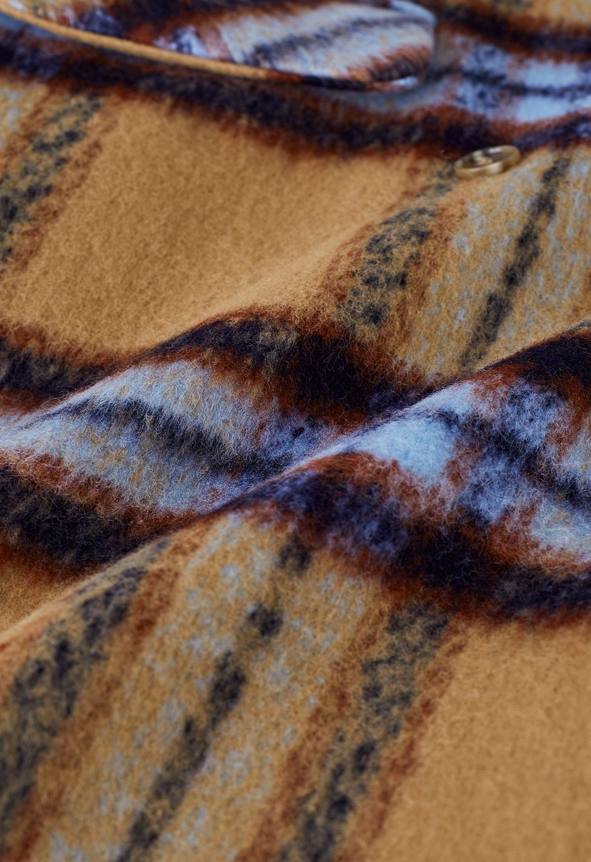 Abrigo largo de mezcla de lana con solapa de pico a cuadros en mostaza