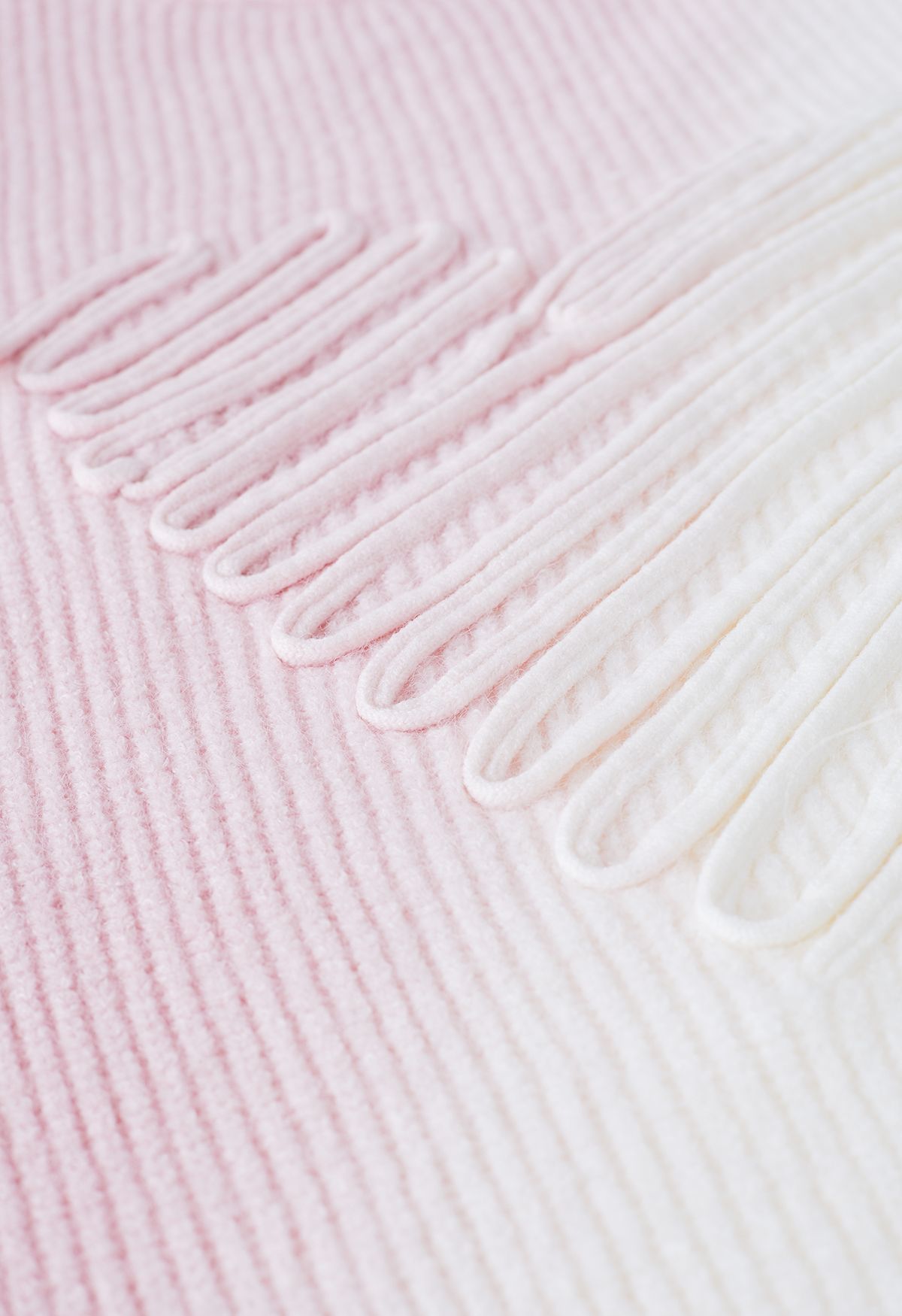 Suéter de punto con corazón garabato degradado en rosa