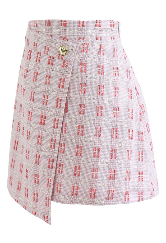 Minifalda de tweed con botones en forma de corazón y solapa delantera en rosa