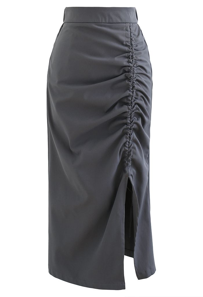 Conjunto de top corto con mangas abullonadas y falda lápiz con cordón en gris