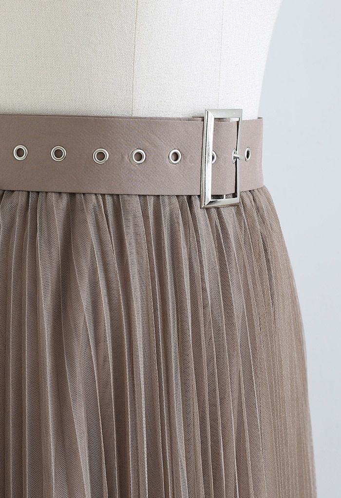 Falda midi de malla de doble capa con pliegues completos en marrón