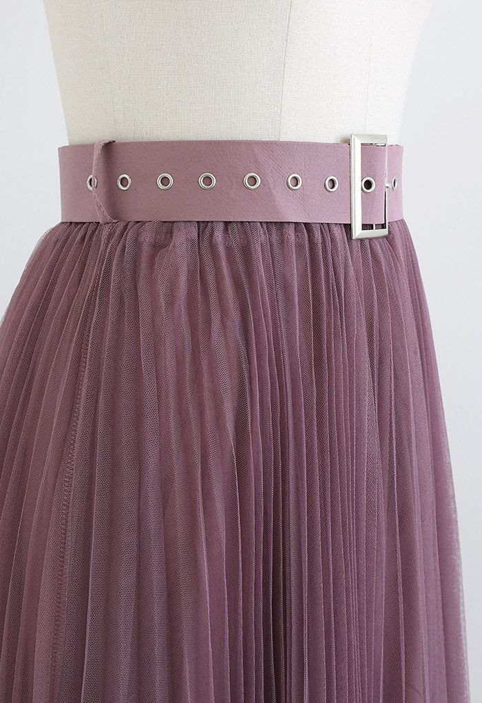 Falda midi de malla de doble capa con pliegues completos en Berry