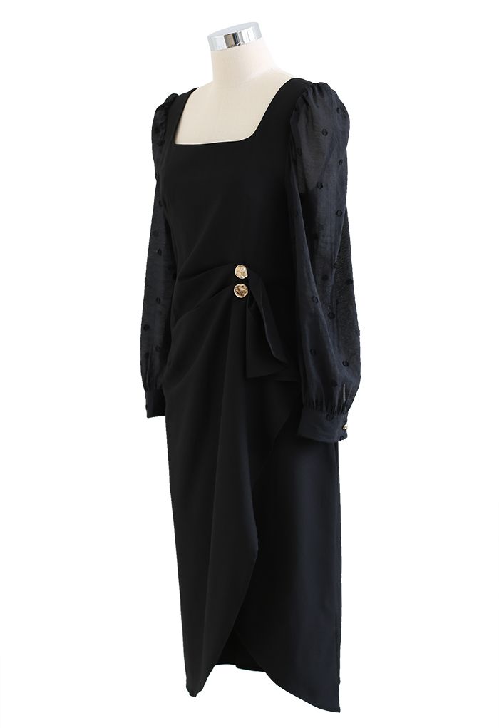 Vestido midi asimétrico con solapa en la cintura y botones fruncidos en negro