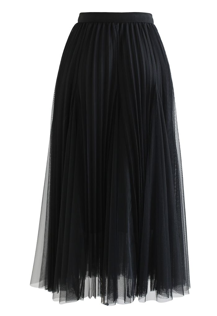Falda larga de tul de malla con paneles plisados en negro