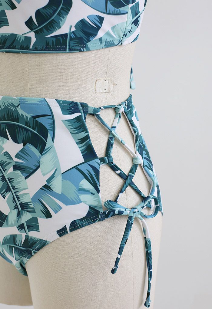 Conjunto de bikini con cordones en la espalda y estampado de hojas