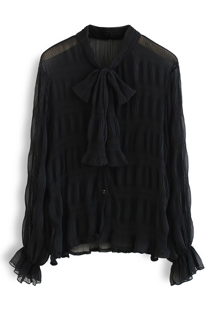 Camisa semitransparente fruncida con cuello de lazo en negro