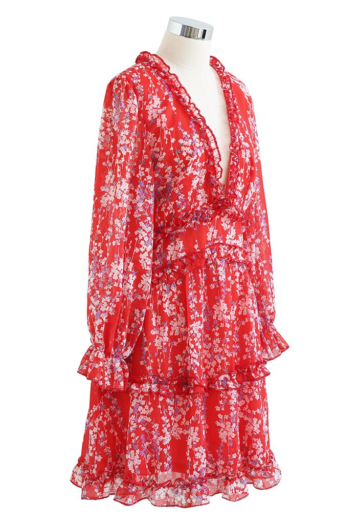 Vestido floral de gasa con volantes y espalda abierta en rojo