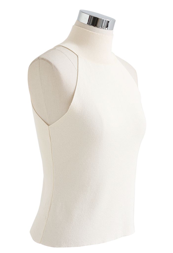Camiseta sin mangas de punto ajustada con cuello halter en color crema