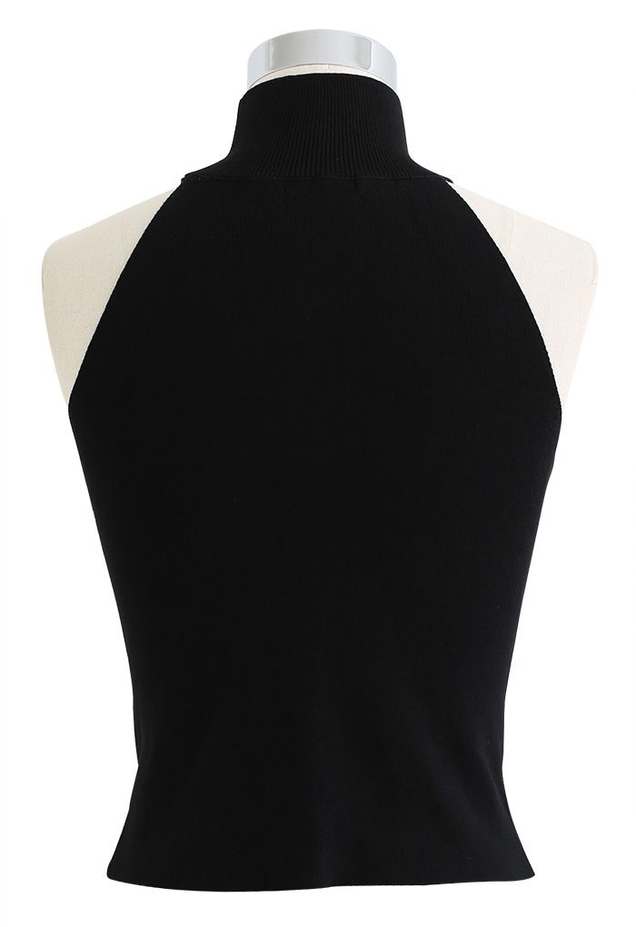 Camiseta sin mangas de punto ajustada con cuello halter en negro