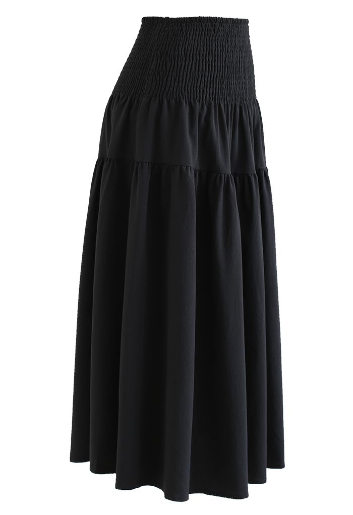Falda larga negra texturizada con cintura fruncida