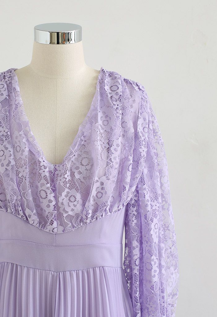 Vestido largo plisado empalmado de encaje con cuello en V en lila