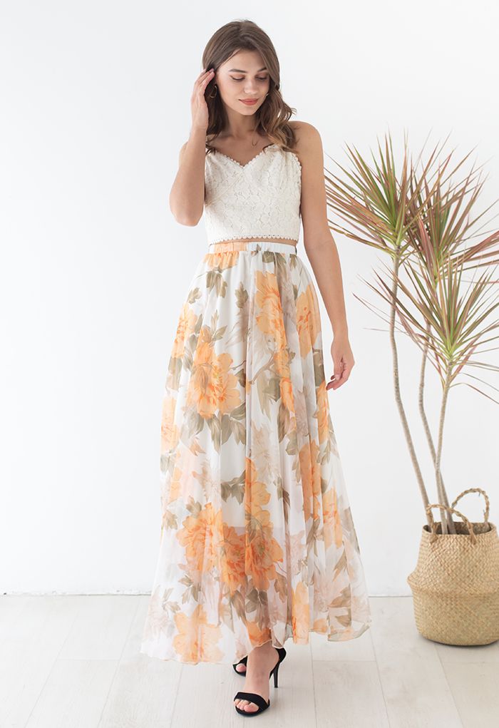 Falda larga de gasa con estampado de flores vibrantes en naranja