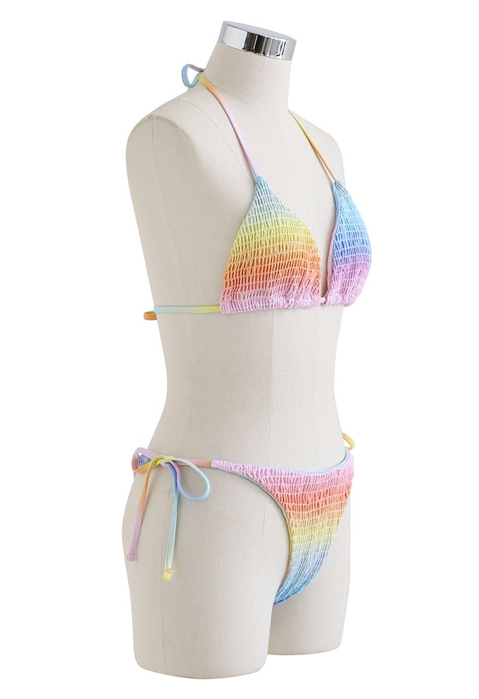 Conjunto de bikini fruncido con degradado arcoíris