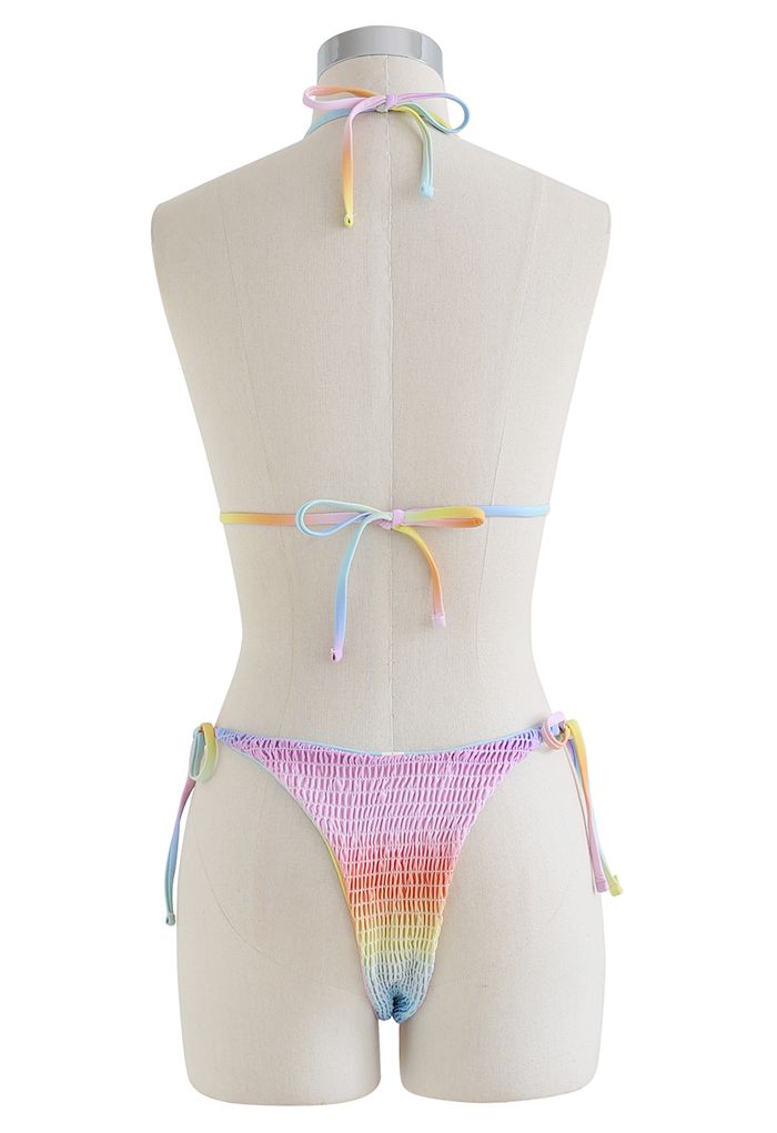 Conjunto de bikini fruncido con degradado arcoíris