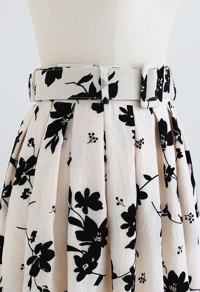 Falda midi con cinturón plisado floral de terciopelo negro