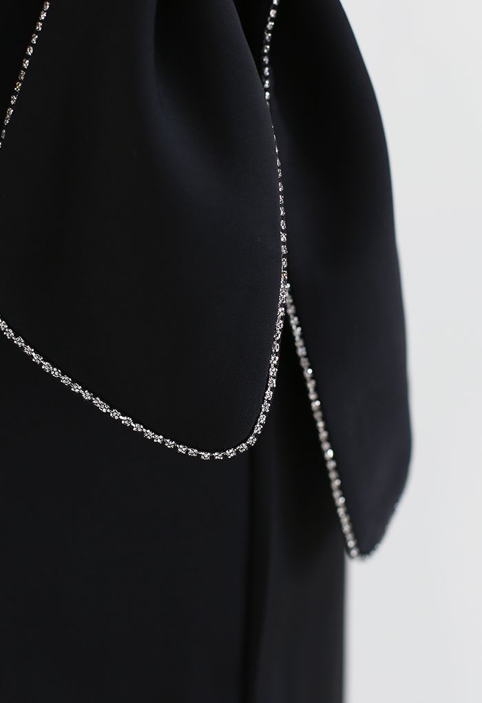 Falda de tubo con abertura en la cintura anudada con borde de cristal en negro