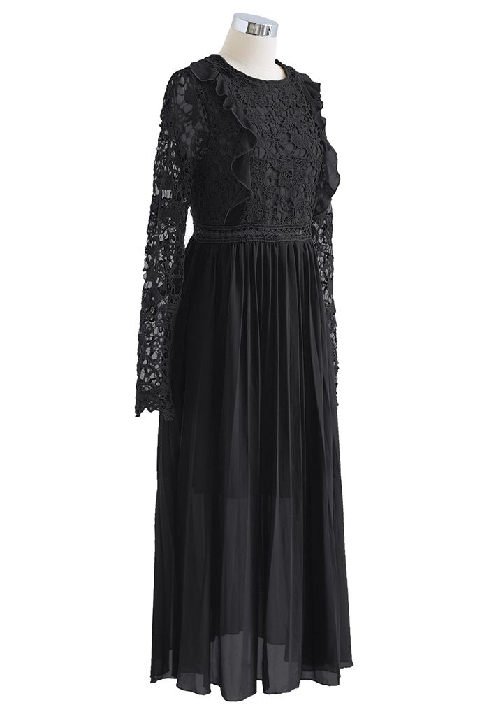 Vestido midi plisado empalmado de gasa de croché floral en negro