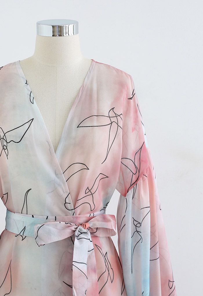 Kimono de chifón con diseño tie-dye y dibujo de golondrina