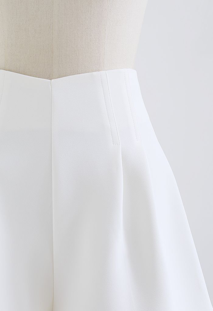 Shorts plisados con cintura Stitches en blanco