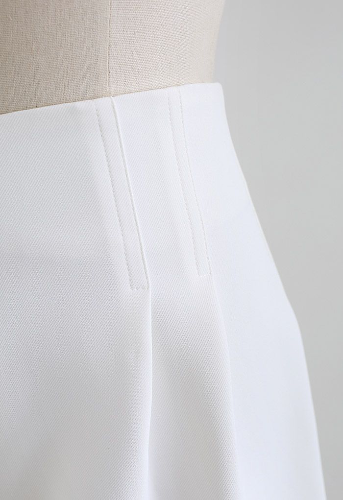 Shorts plisados con cintura Stitches en blanco
