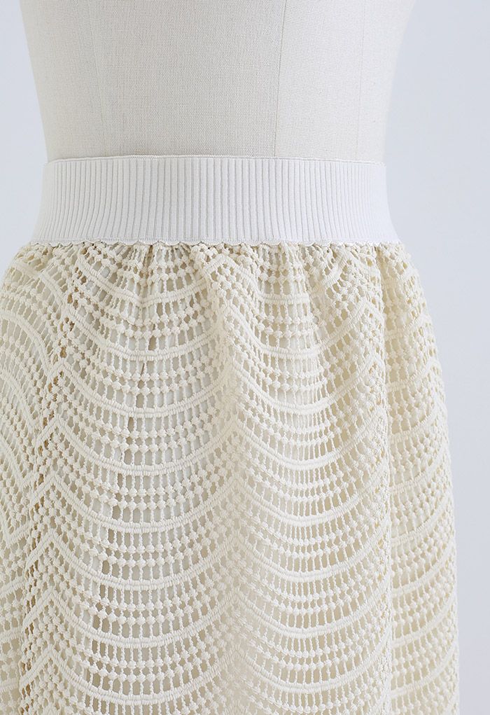 Falda midi de crochet con cintura alta en color crema de Ripple
