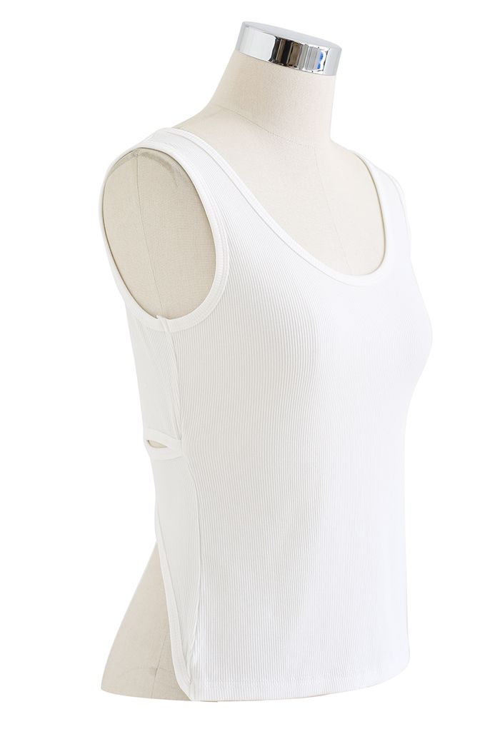 Camiseta sin mangas con espalda abierta entrecruzada en blanco