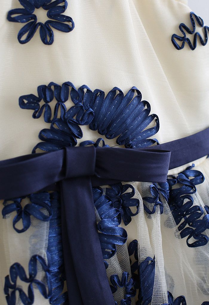 Vestido de tul bordado floral asimétrico en azul marino para niños