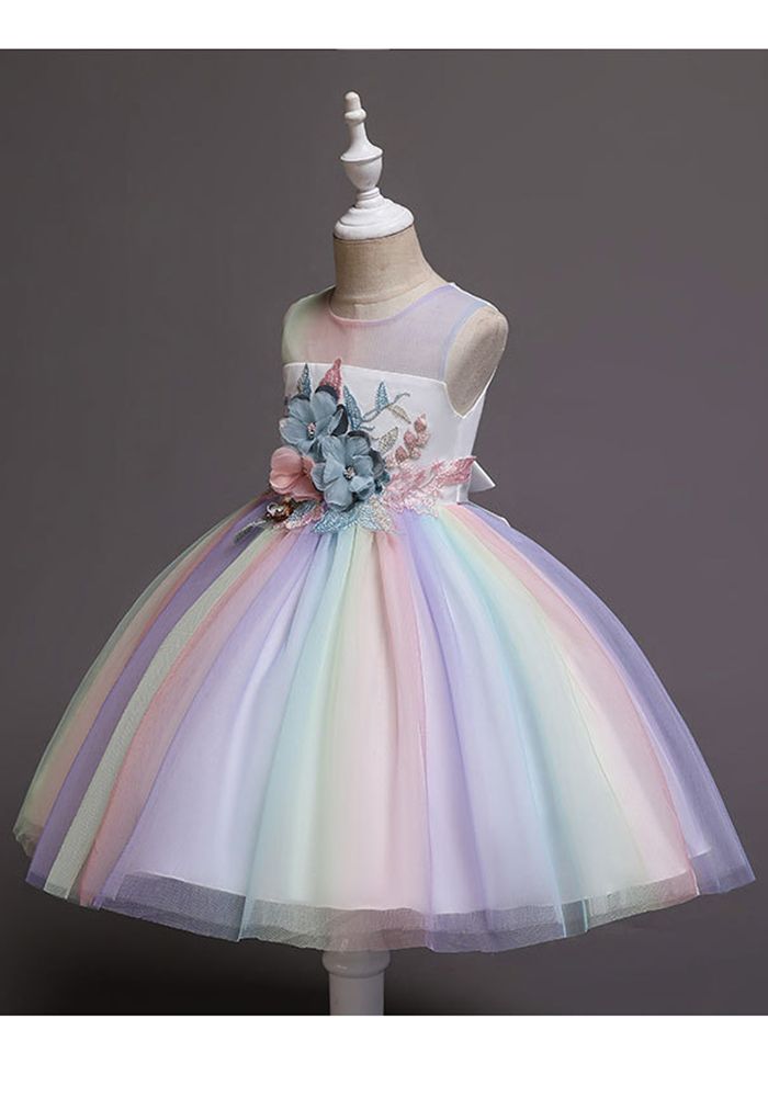 Vestido de princesa de malla pastel con flores en 3D en blanco para niños