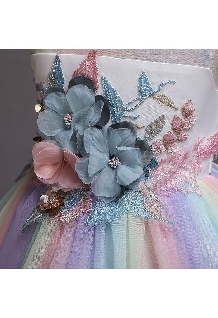 Vestido de princesa de malla pastel con flores en 3D en blanco para niños