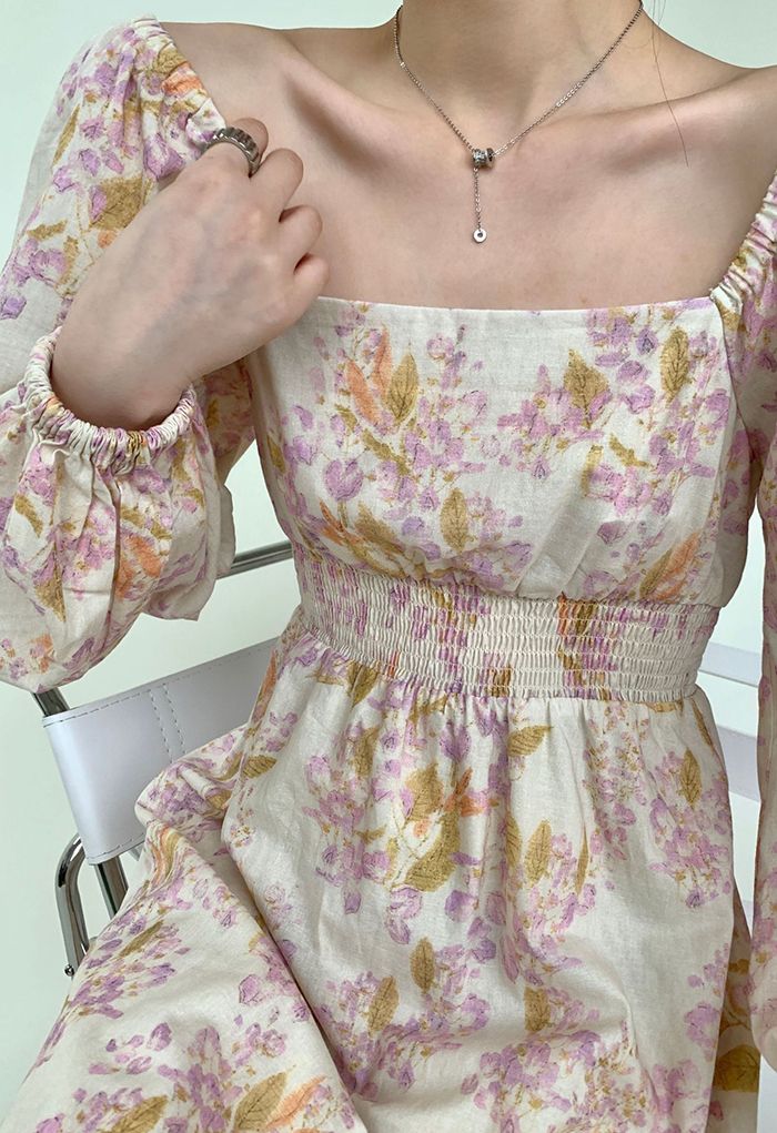 Vestido midi floral pastel con cuello cuadrado