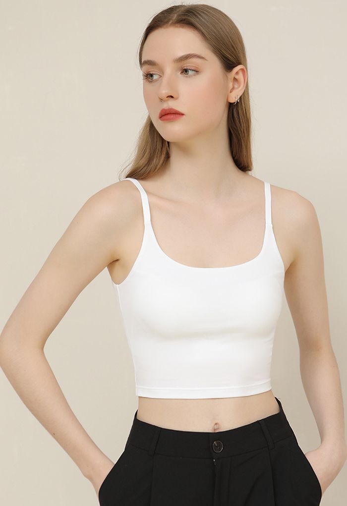 Camiseta sin mangas cómoda con sujetador incorporado en blanco