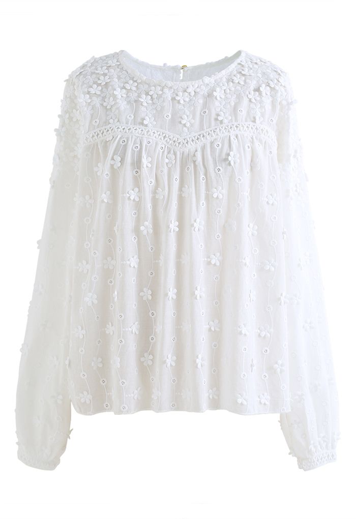 Camisa holgada con bordado floral en 3D en blanco