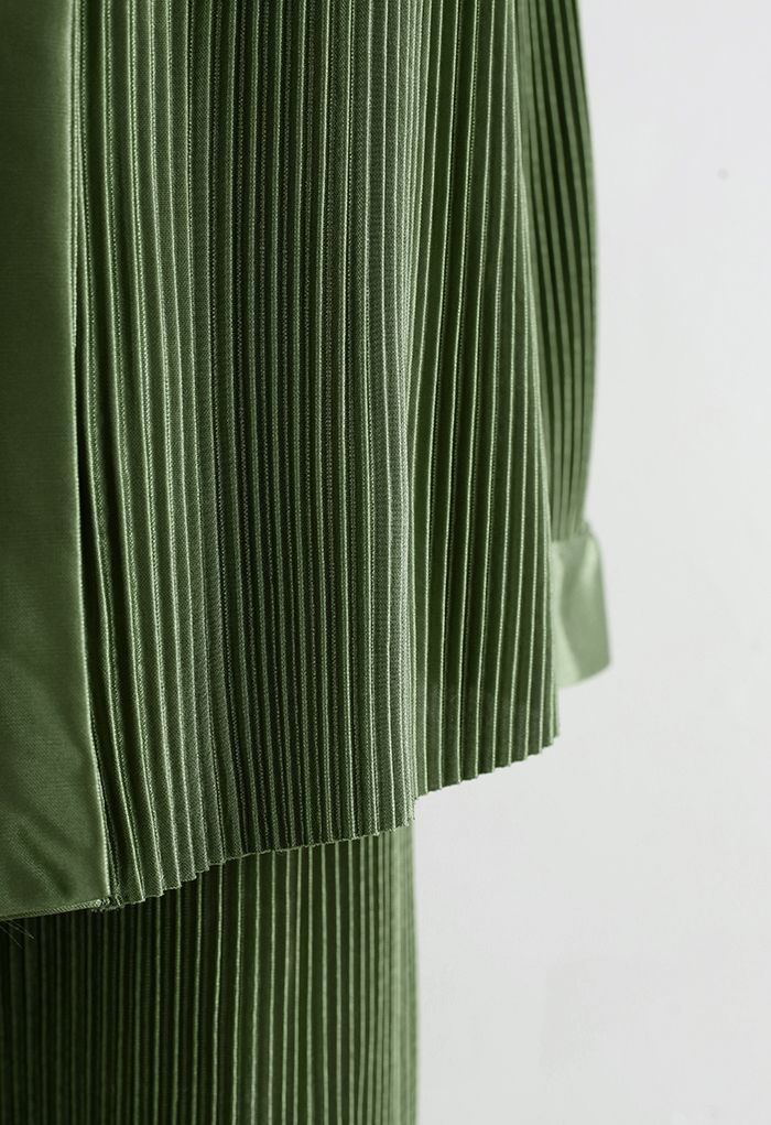 Conjunto completo de camisa y pantalón plisado plisado en verde militar -  Retro, Indie and Unique Fashion