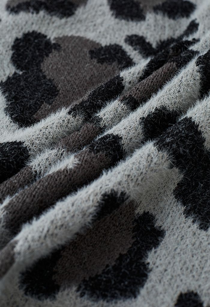Cárdigan de frente abierto con mangas de murciélago de leopardo fuzzy en gris